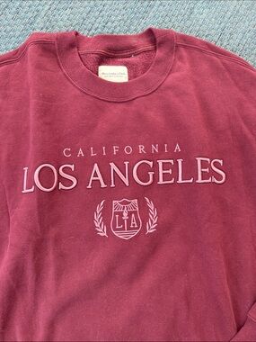 Abercrombie & Fitch Maroon Los Angeles Embroidered Crewneck Sweatshirt